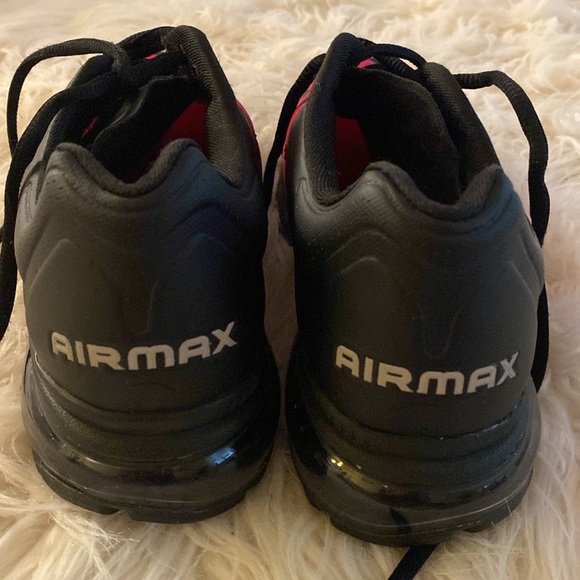 NIKE Air max athletic shoes - Picture 10 of 16